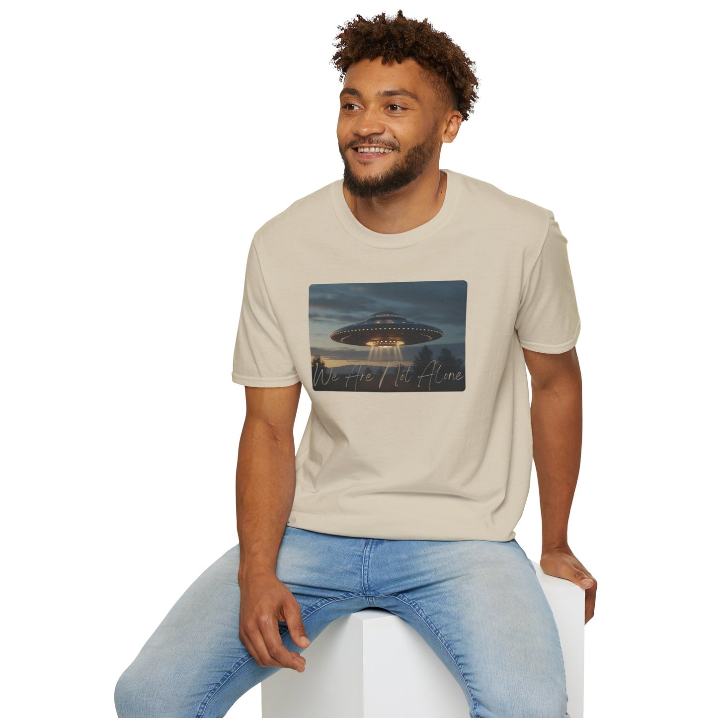 We Are Not Alone - UFO T-Shirt