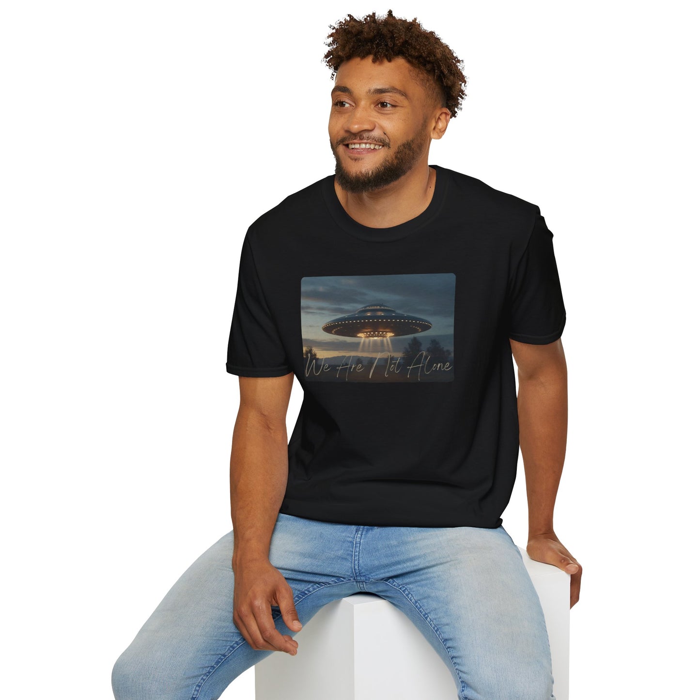 We Are Not Alone - UFO T-Shirt