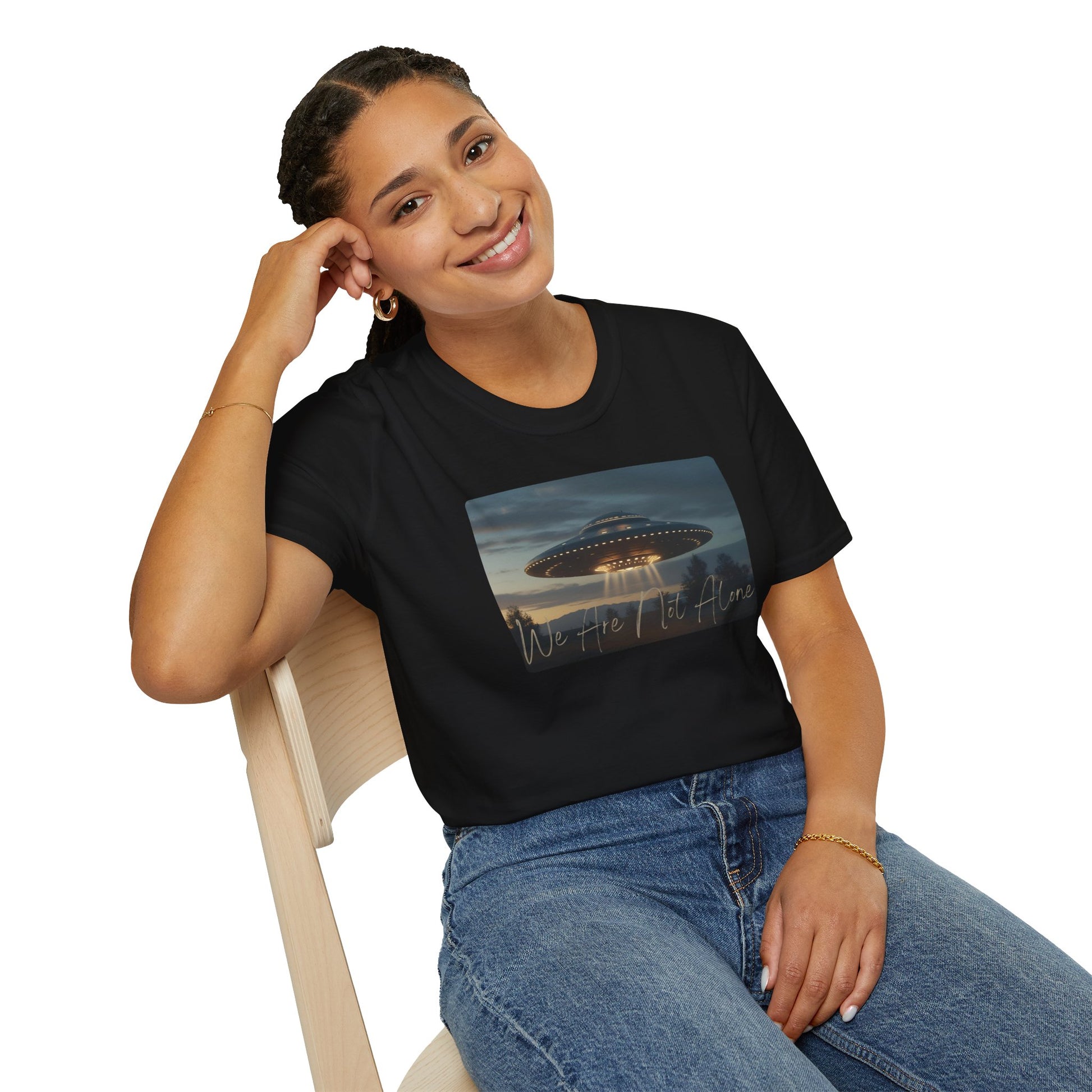 We Are Not Alone - UFO T-Shirt in Black
