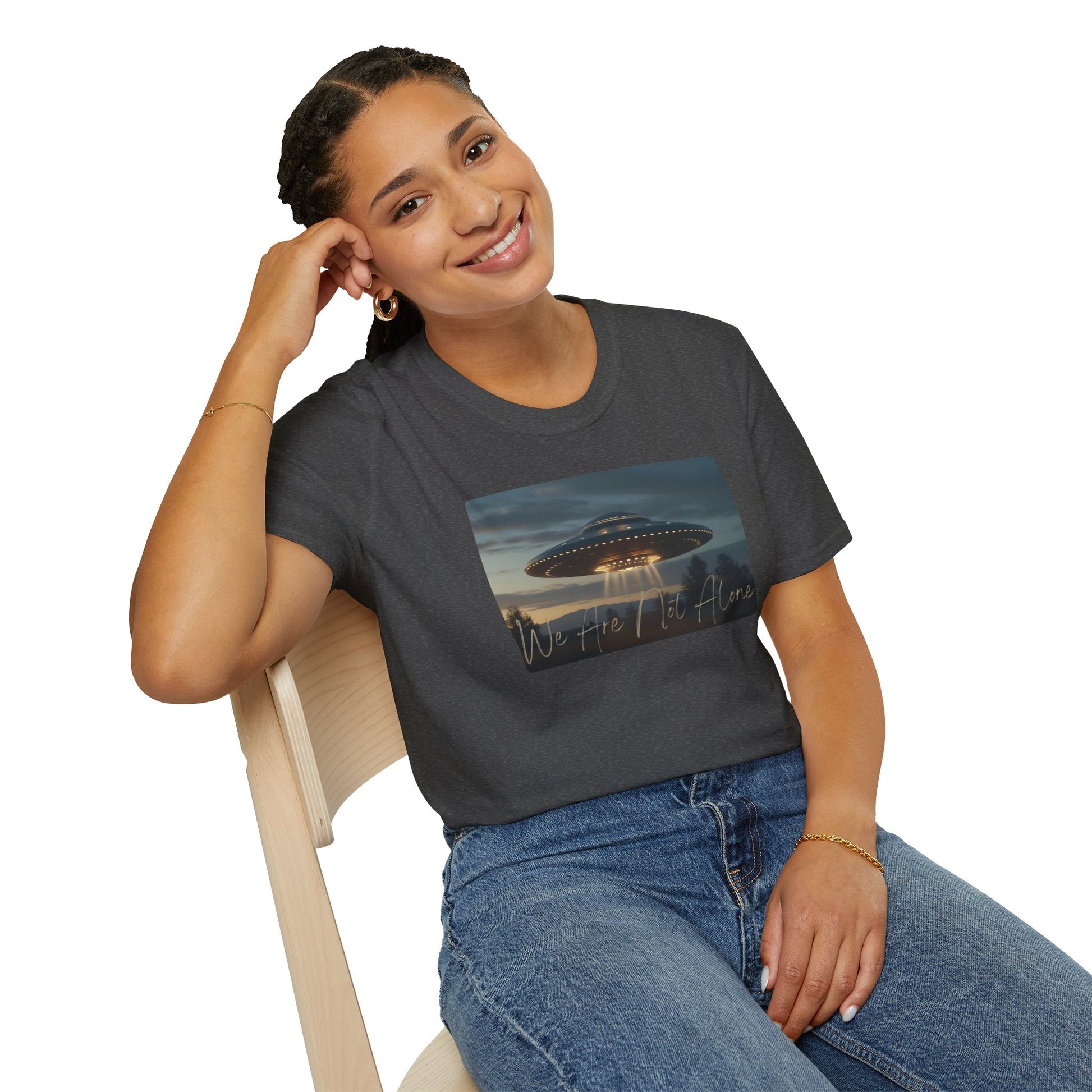 We Are Not Alone - UFO T-Shirt in Dark Heather